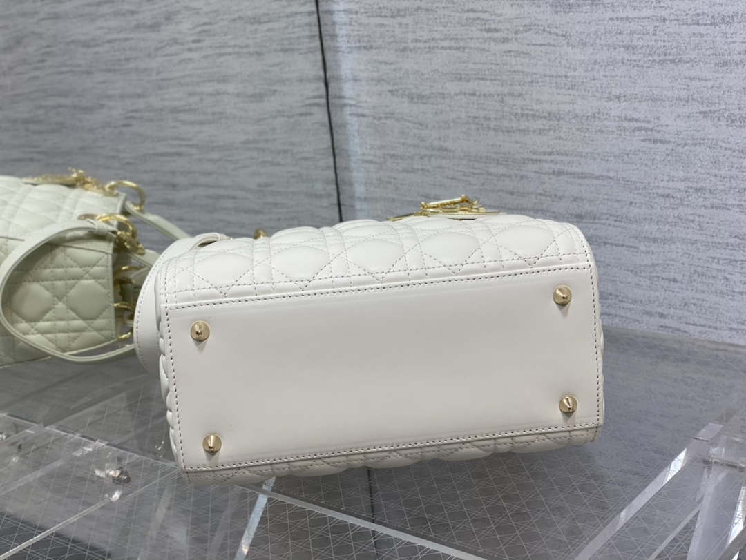 Dior M0565 Medium Lady Dior Bag White Cannage Lambskin Enamel Hardware