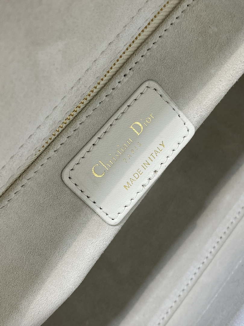 Dior M0565 Medium Lady Dior Bag  White Cannage Lambskin Gold