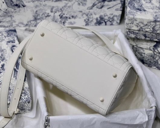 Dior M0565 Medium Lady Dior Cannage Calfskin Bag White