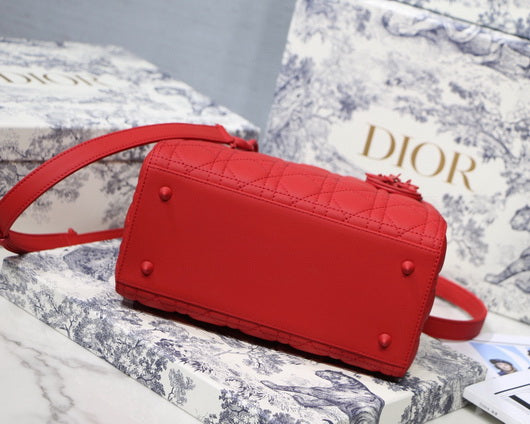Dior M0565 Medium Lady Dior Cannage Calfskin Bag Red - Default Title - View 6