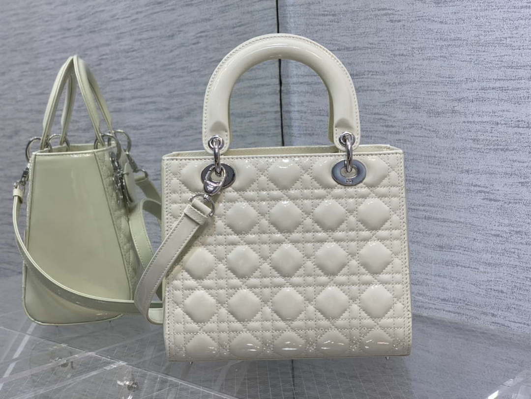 Dior M0565 Medium Lady Dior Patent Cannage Calfskin Bag White Silver - Default Title - View 1