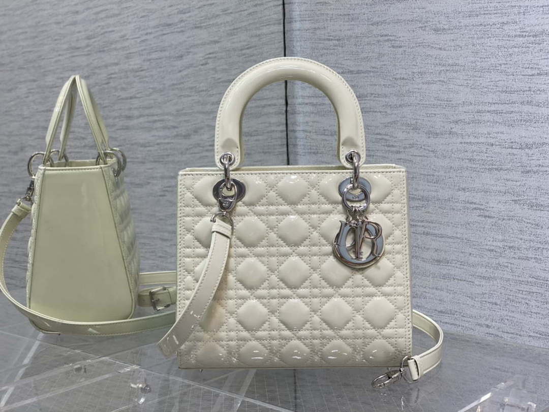 Dior M0565 Medium Lady Dior Patent Cannage Calfskin Bag White Silver - Default Title - View 2