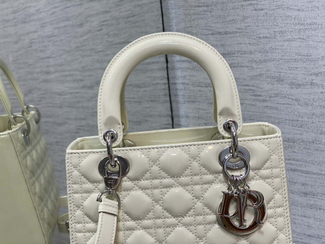 Dior M0565 Medium Lady Dior Patent Cannage Calfskin Bag White Silver