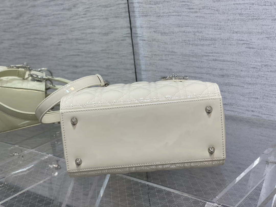 Dior M0565 Medium Lady Dior Patent Cannage Calfskin Bag White Silver