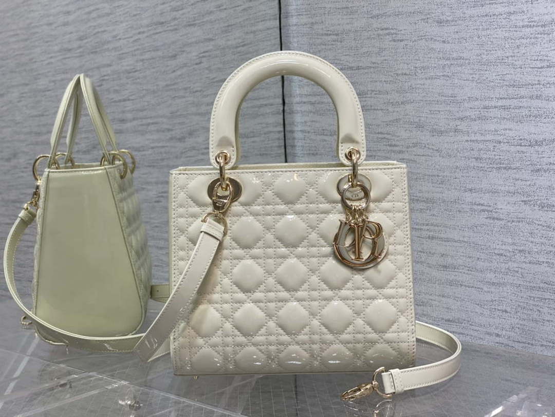 Dior M0565 Medium Lady Dior Patent Cannage Calfskin Bag White Enamel Hardware - Default Title - View 1
