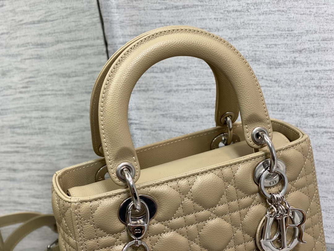 Dior M0565 Medium Lady Dior Bag Sand-Colored Grained Cannage Calfskin Silver