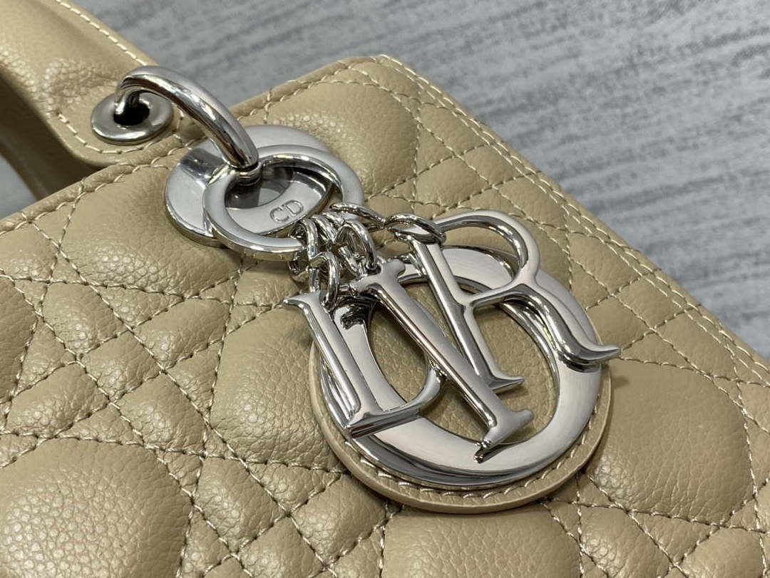 Dior M0565 Medium Lady Dior Bag Sand-Colored Grained Cannage Calfskin Silver
