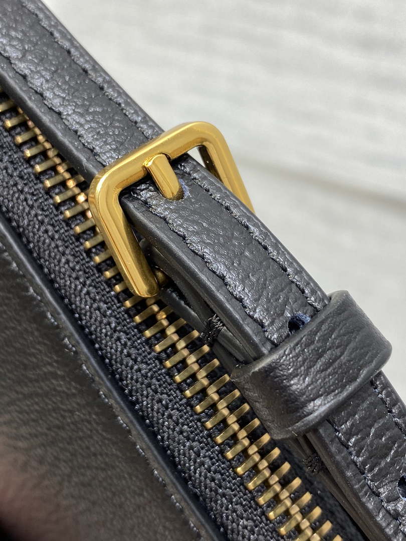 Dior M05909 Saddle Shoulder Pouch  Black Goatskin