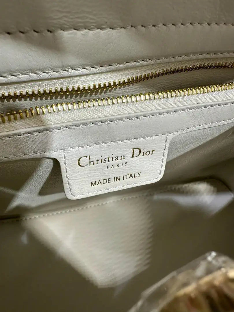 Dior M0737 Cigale top handle bag Crocodile pattern Beige