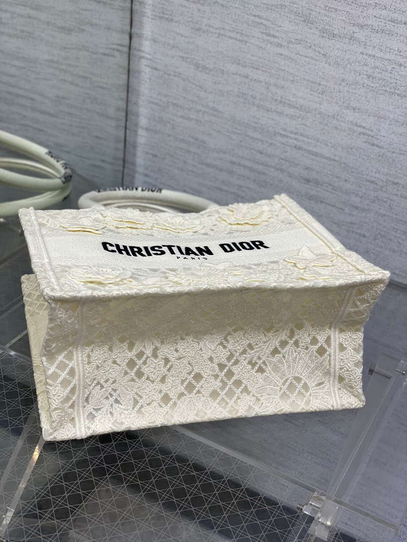 Dior M1265 Small Book Tote  Embroidery with 3D Macram¨¦ Effect M9620
