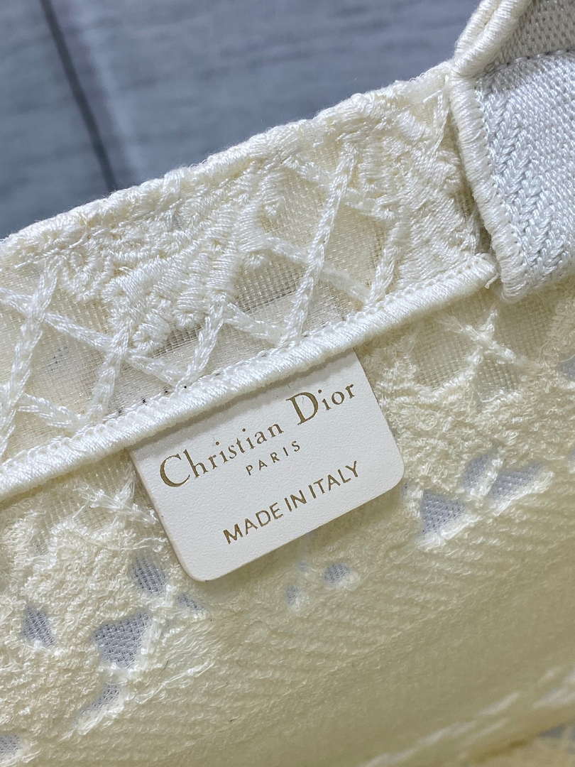 Dior M1265 Small Book Tote  Embroidery with 3D Macram¨¦ Effect M9620