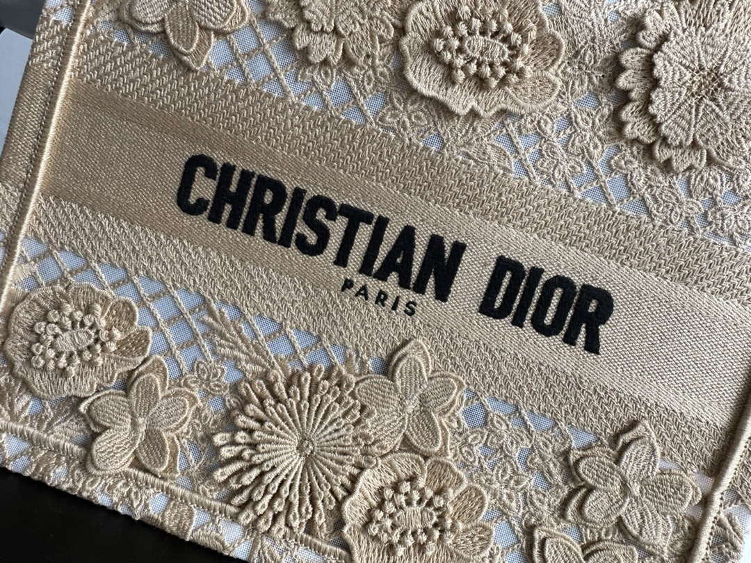 Dior M1265 Small Book Tote  Embroidery with 3D Macram¨¦ Effect M9621