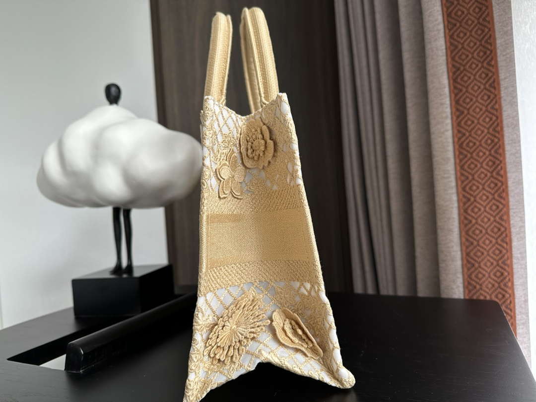 Dior M1265 Small Book Tote  Embroidery with 3D Macram¨¦ Effect M9621