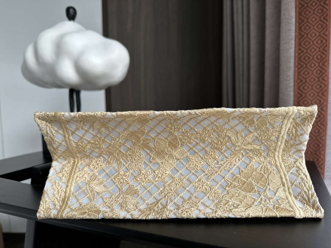 Dior M1265 Small Book Tote  Embroidery with 3D Macram¨¦ Effect M9621