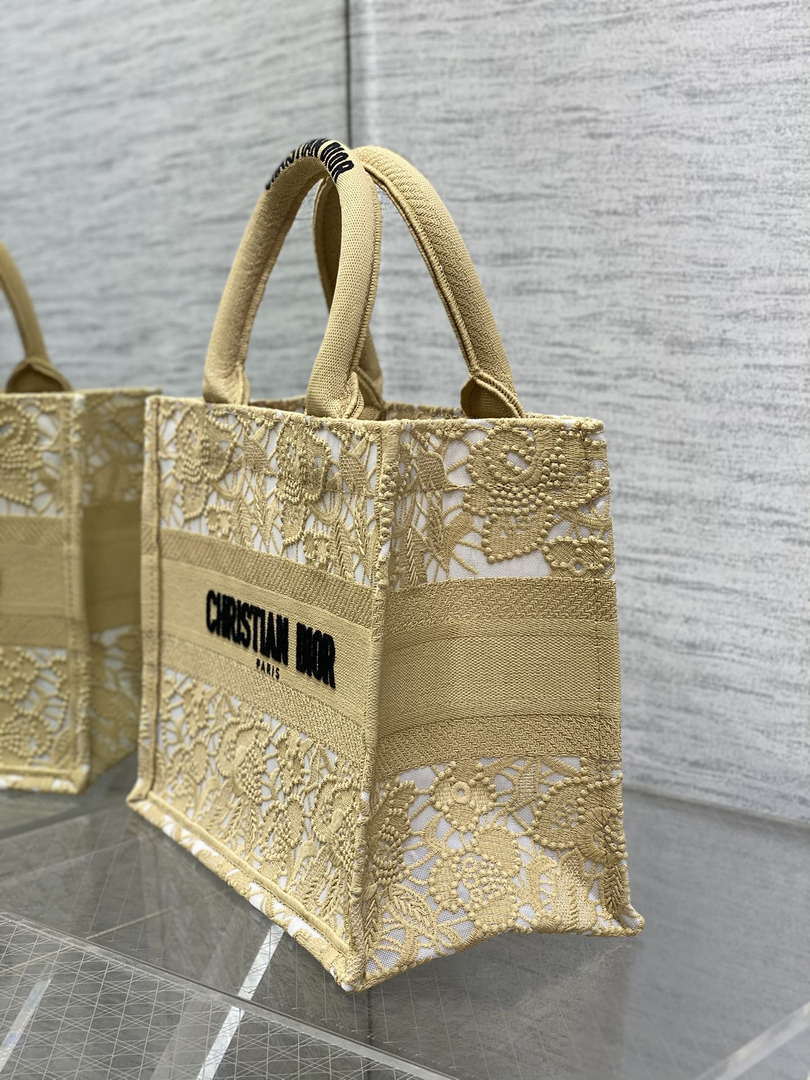 Dior M1265 Small Book Tote  Embroidery with 3D Macram¨¦ Effect M9622