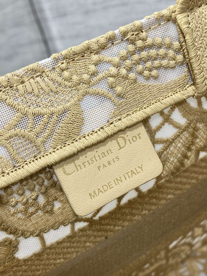 Dior M1265 Small Book Tote  Embroidery with 3D Macram¨¦ Effect M9622
