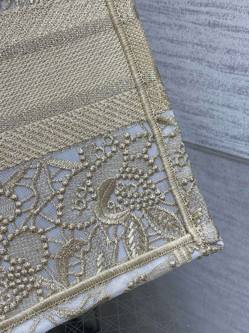 Dior M1265 Small Book Tote  Embroidery with 3D Macram¨¦ Effect M9624
