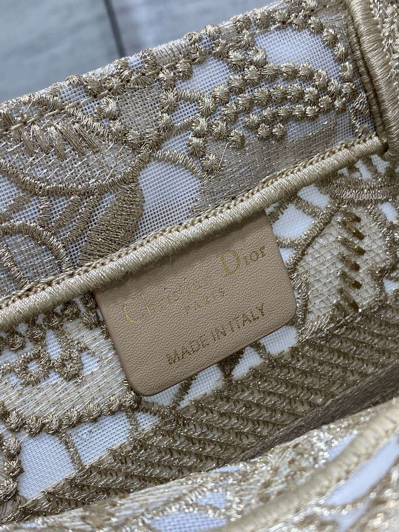 Dior M1265 Small Book Tote  Embroidery with 3D Macram¨¦ Effect M9624