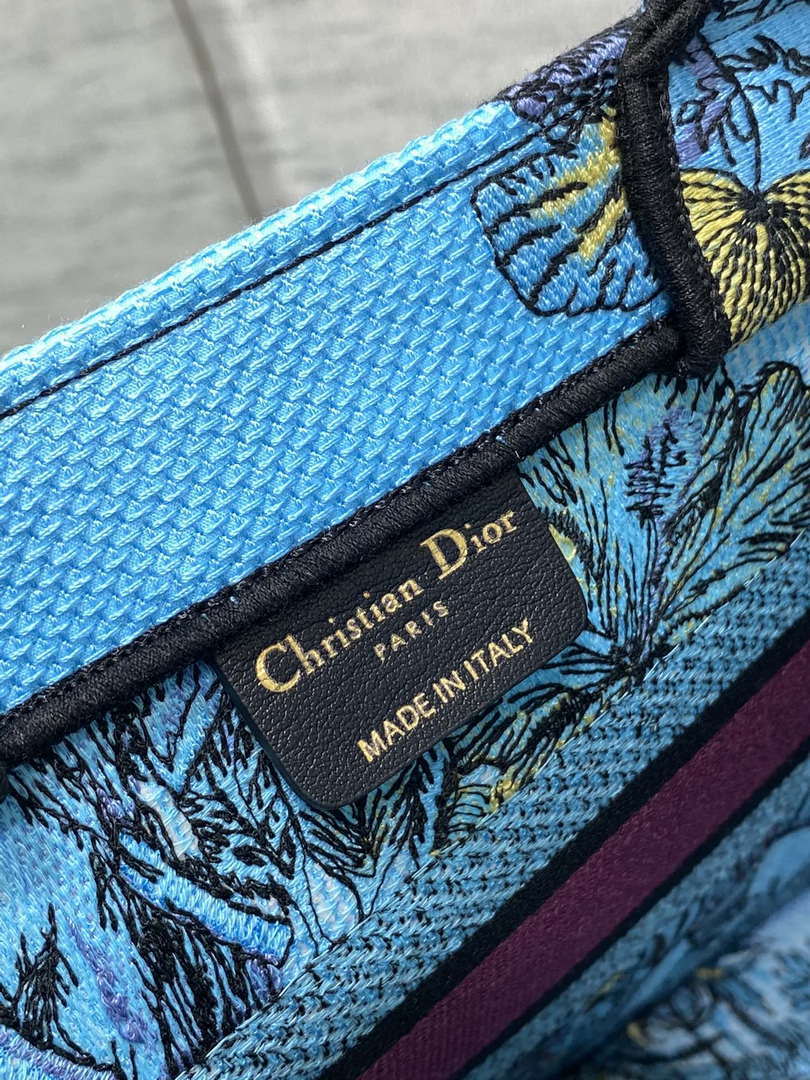 Dior M1265 Small Book Tote Toile de Jouy Sauvage Embroidery M9612
