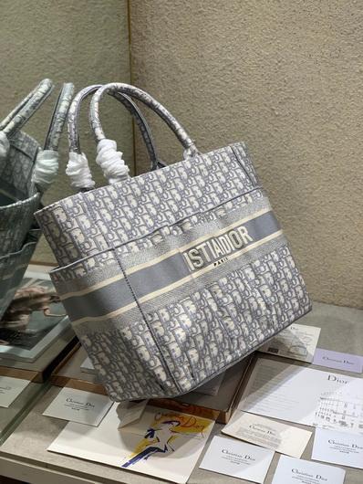 Dior M1279  Catherine Tote Bag Dior Oblique Embroidery Gray - luxibagsmall