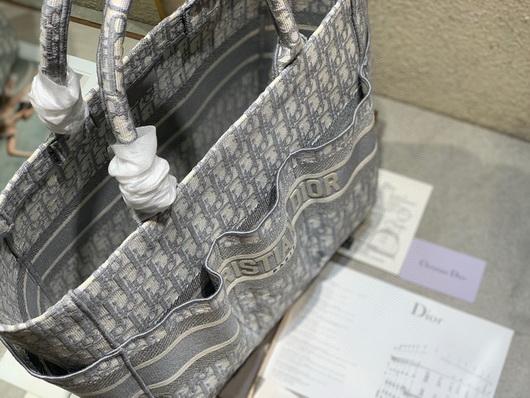Dior M1279  Catherine Tote Bag Dior Oblique Embroidery Gray - luxibagsmall