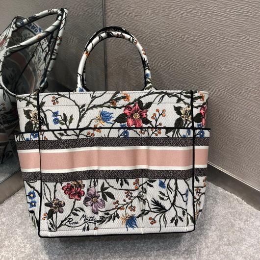 Dior M1279 Catherine Tote Bag Dior Oblique Embroidery Rosa Mutabilis - luxibagsmall