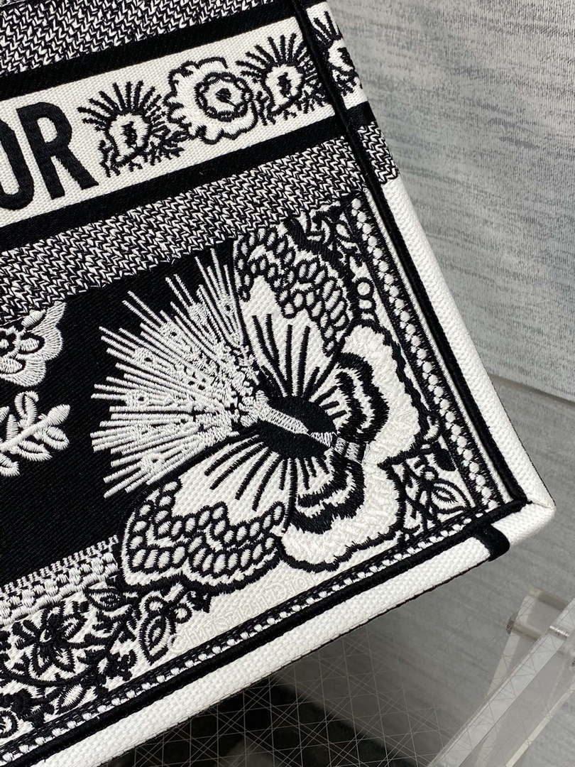 Dior M1286 Large Book Tote Butterfly Bandana Embroidery M107 - Default Title - View 3