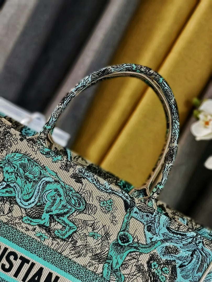 Dior M1286 Large Book Tote Toile de Jouy Embroidery M1101