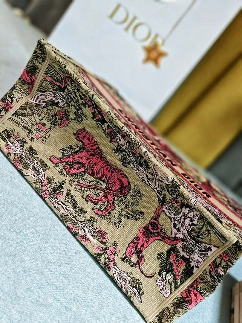 Dior M1286 Large Book Tote Toile de Jouy Embroidery M1102
