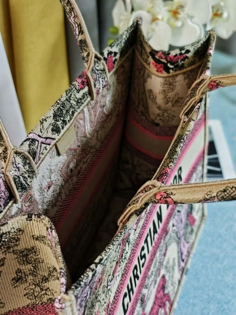 Dior M1286 Large Book Tote Toile de Jouy Embroidery M1102