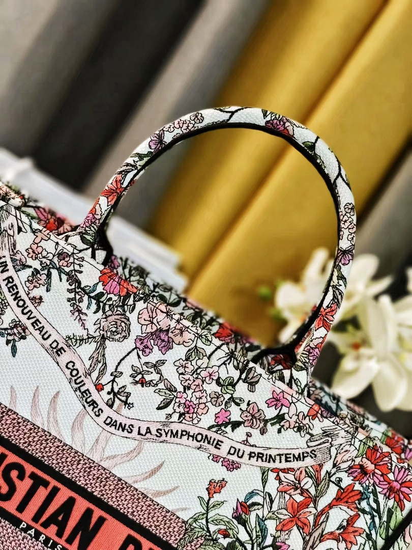 Dior M1286 Large Book Tote Toile de Jouy Embroidery M1105