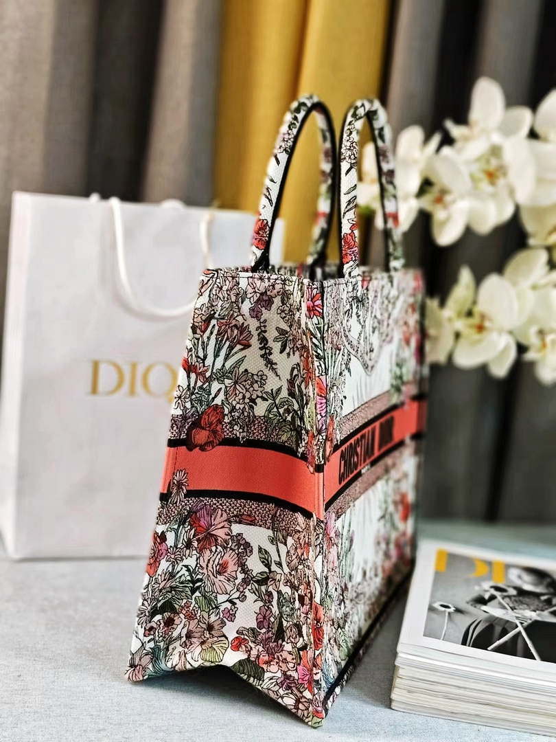 Dior M1286 Large Book Tote Toile de Jouy Embroidery M1105
