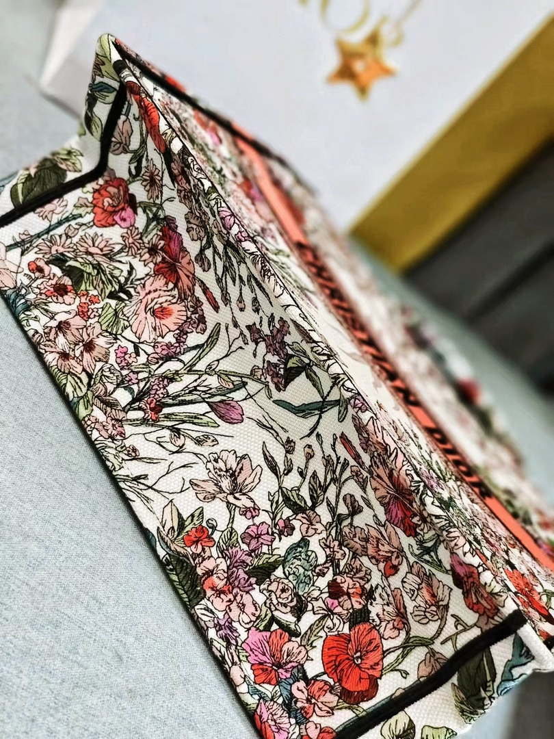 Dior M1286 Large Book Tote Toile de Jouy Embroidery M1105