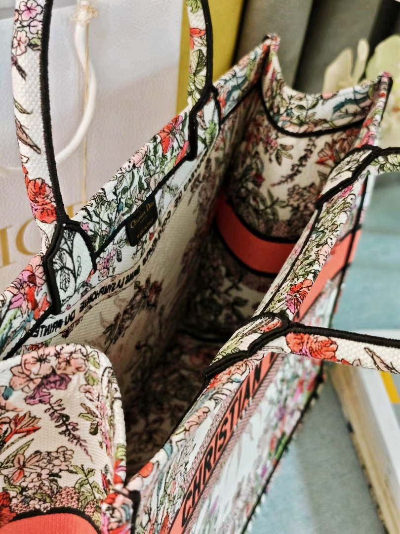 Dior M1286 Large Book Tote Toile de Jouy Embroidery M1105