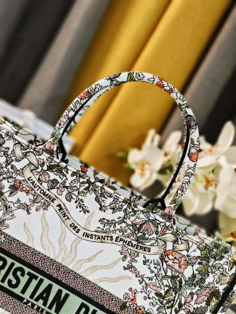 Dior M1286 Large Book Tote Toile de Jouy Embroidery M1106
