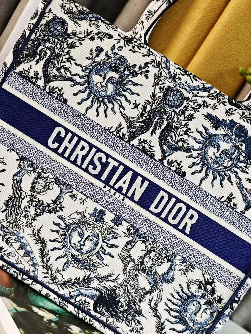 Dior M1286 Large Book Tote Toile de Jouy Embroidery M1107