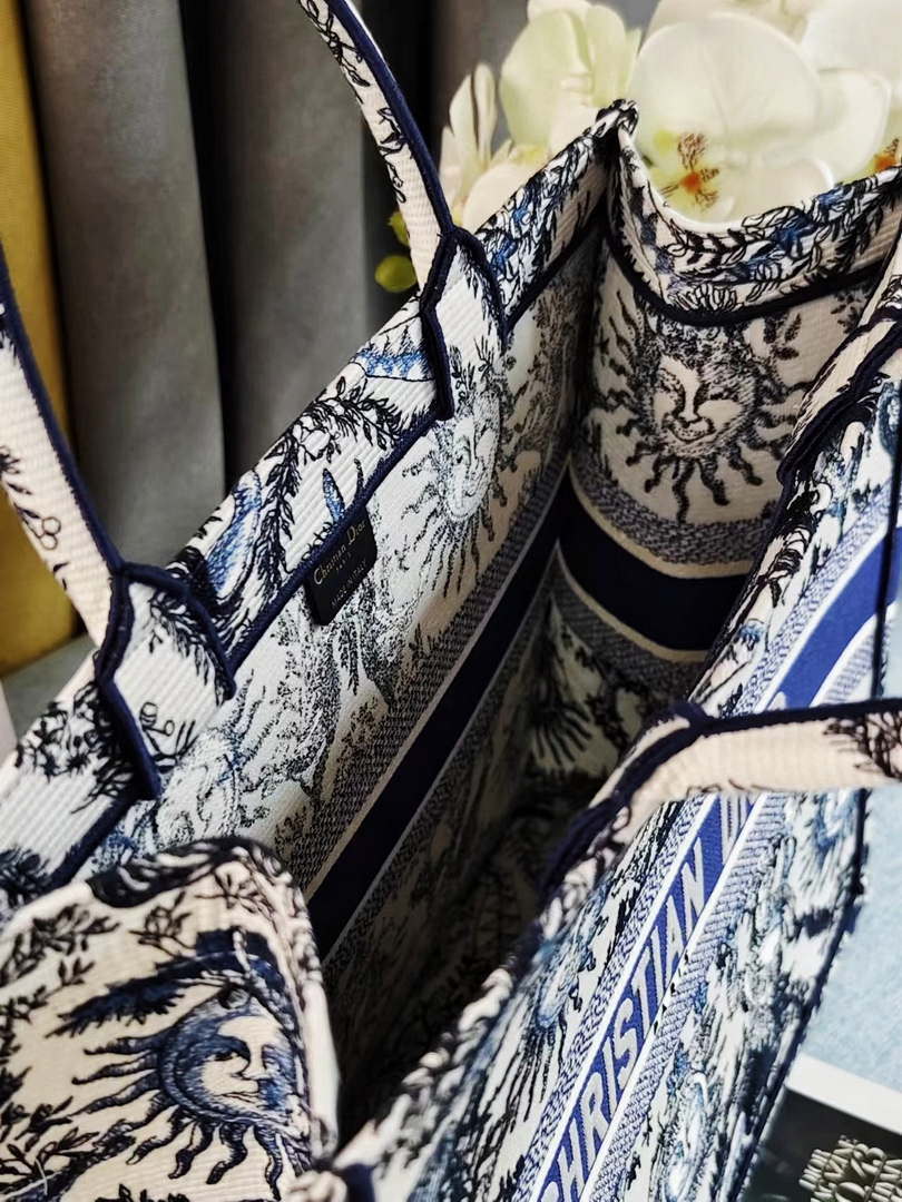 Dior M1286 Large Book Tote Toile de Jouy Embroidery M1107