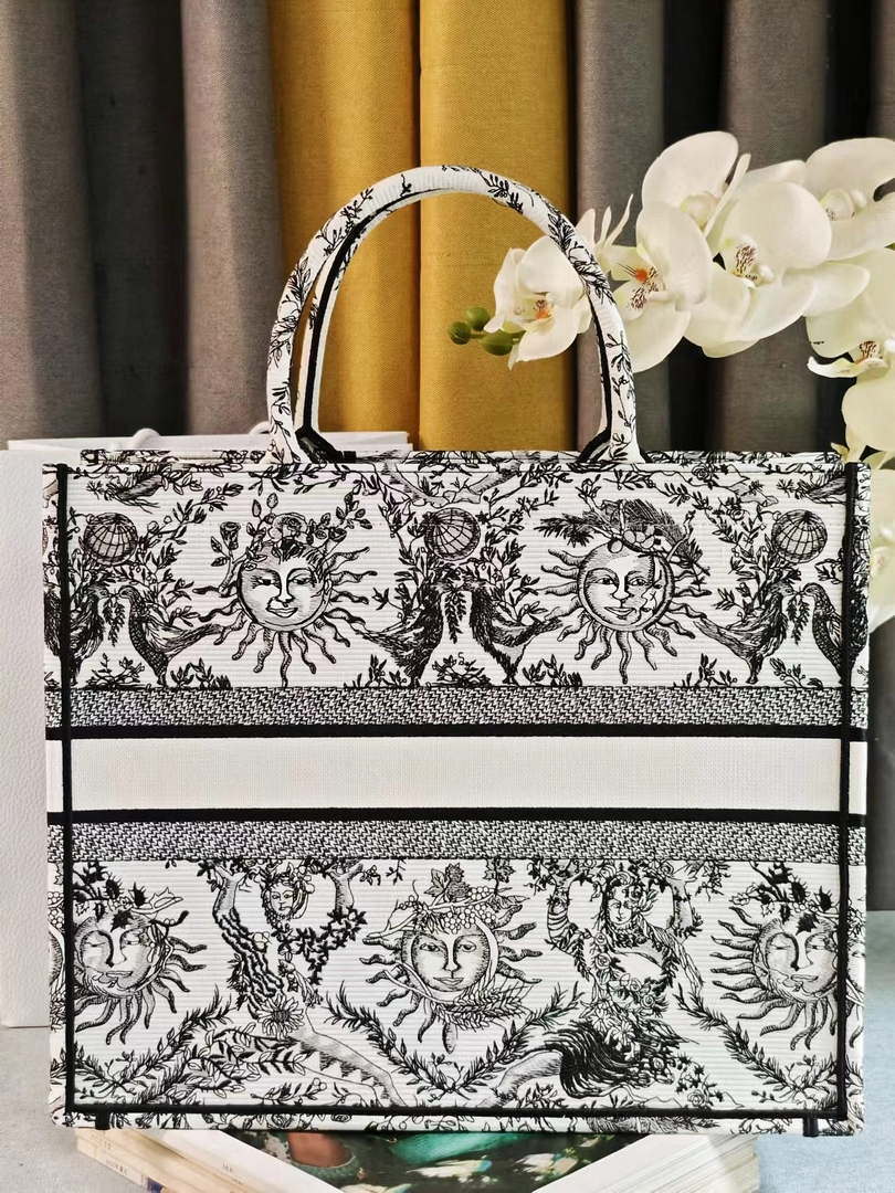Dior M1286 Large Book Tote Toile de Jouy Embroidery M1108