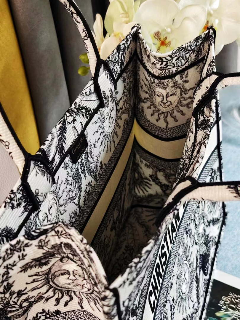 Dior M1286 Large Book Tote Toile de Jouy Embroidery M1108