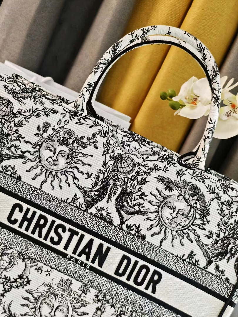 Dior M1286 Large Book Tote Toile de Jouy Embroidery M1108