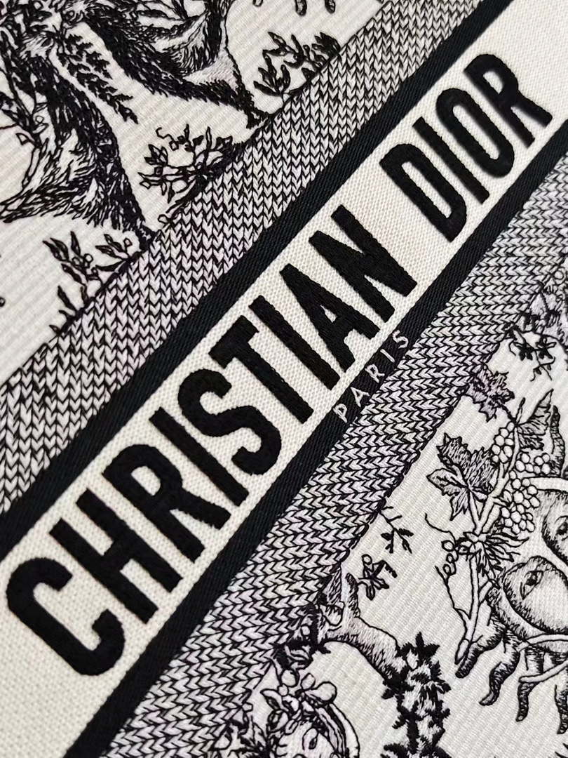 Dior M1286 Large Book Tote Toile de Jouy Embroidery M1108