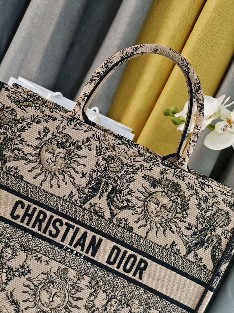 Dior M1286 Large Book Tote Toile de Jouy Embroidery M1109