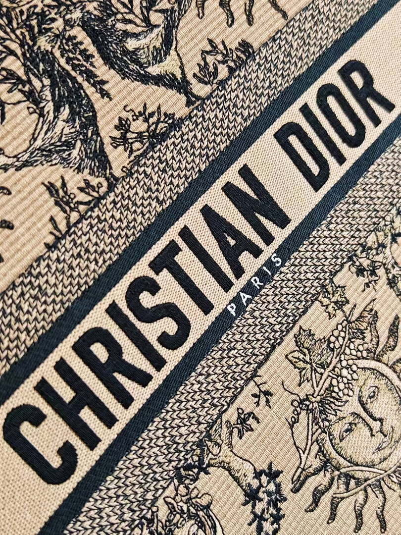 Dior M1286 Large Book Tote Toile de Jouy Embroidery M1109