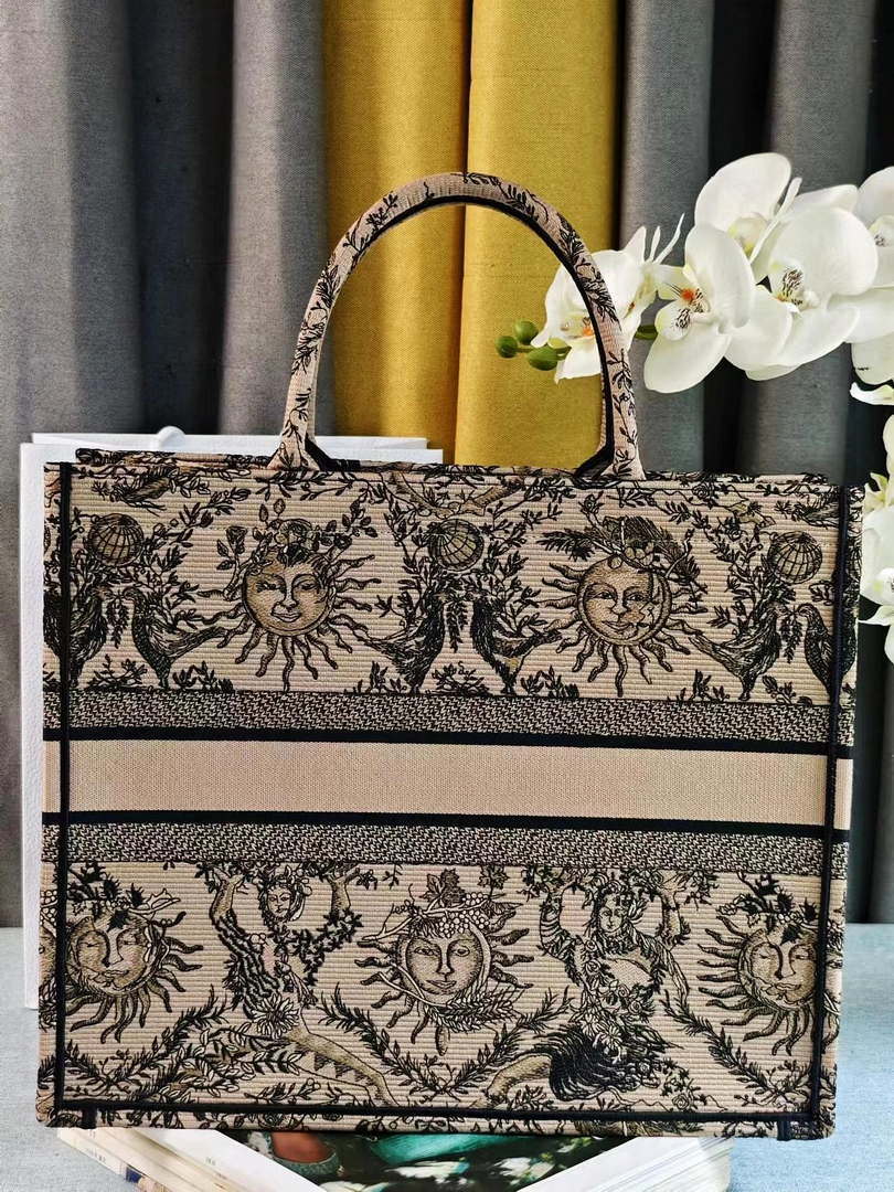 Dior M1286 Large Book Tote Toile de Jouy Embroidery M1109