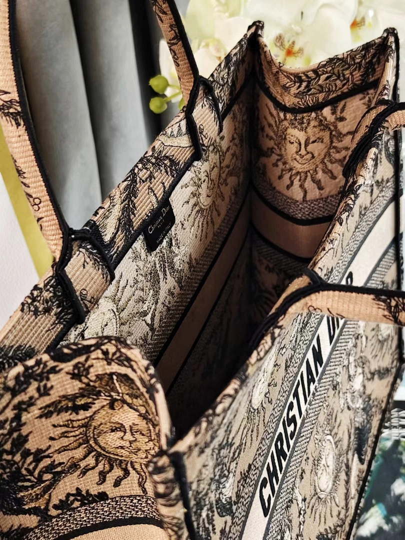 Dior M1286 Large Book Tote Toile de Jouy Embroidery M1109