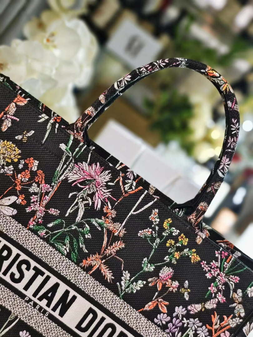 Dior M1286 Large Book Tote Toile de Jouy Embroidery M1110