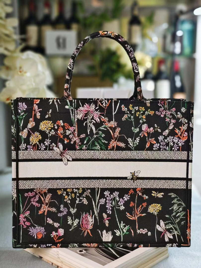 Dior M1286 Large Book Tote Toile de Jouy Embroidery M1110
