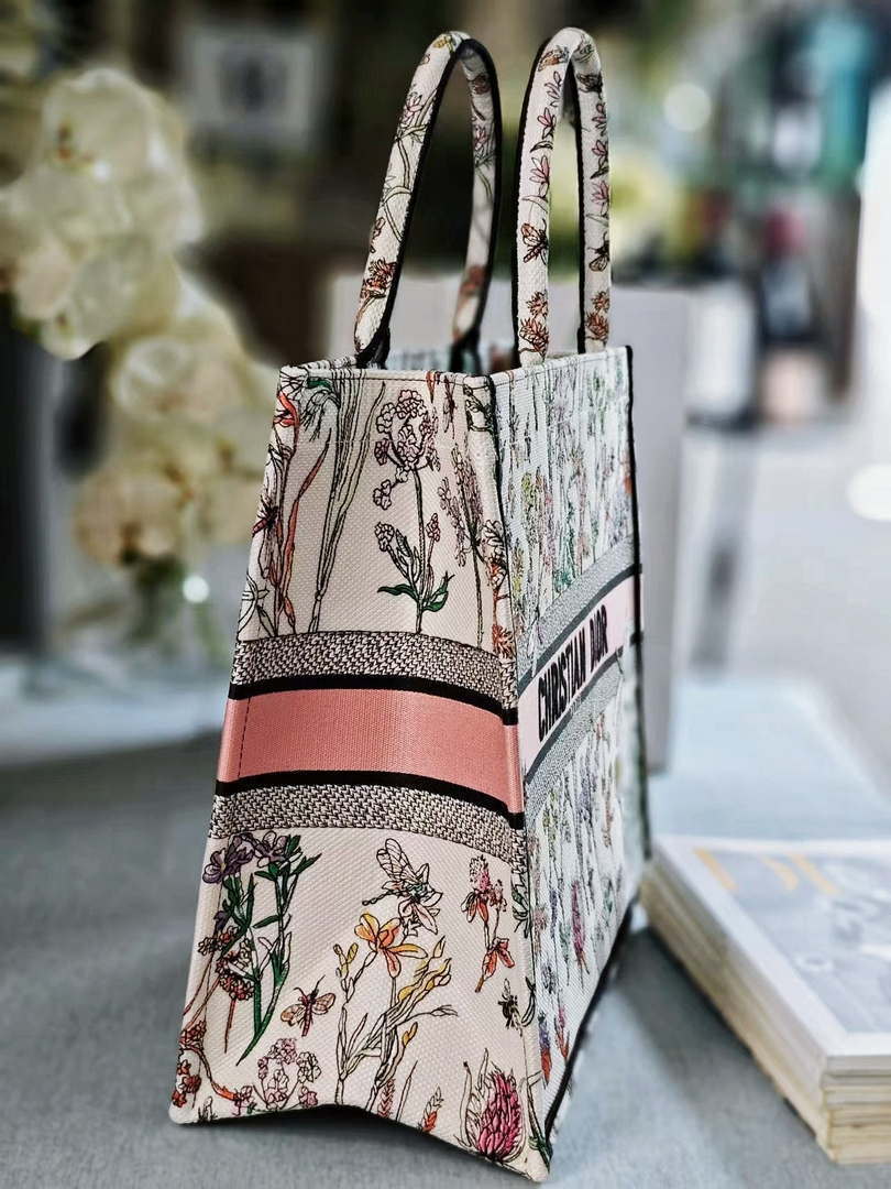 Dior M1286 Large Book Tote Toile de Jouy Embroidery M1111