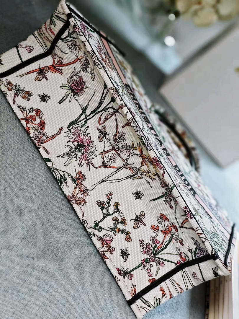 Dior M1286 Large Book Tote Toile de Jouy Embroidery M1111
