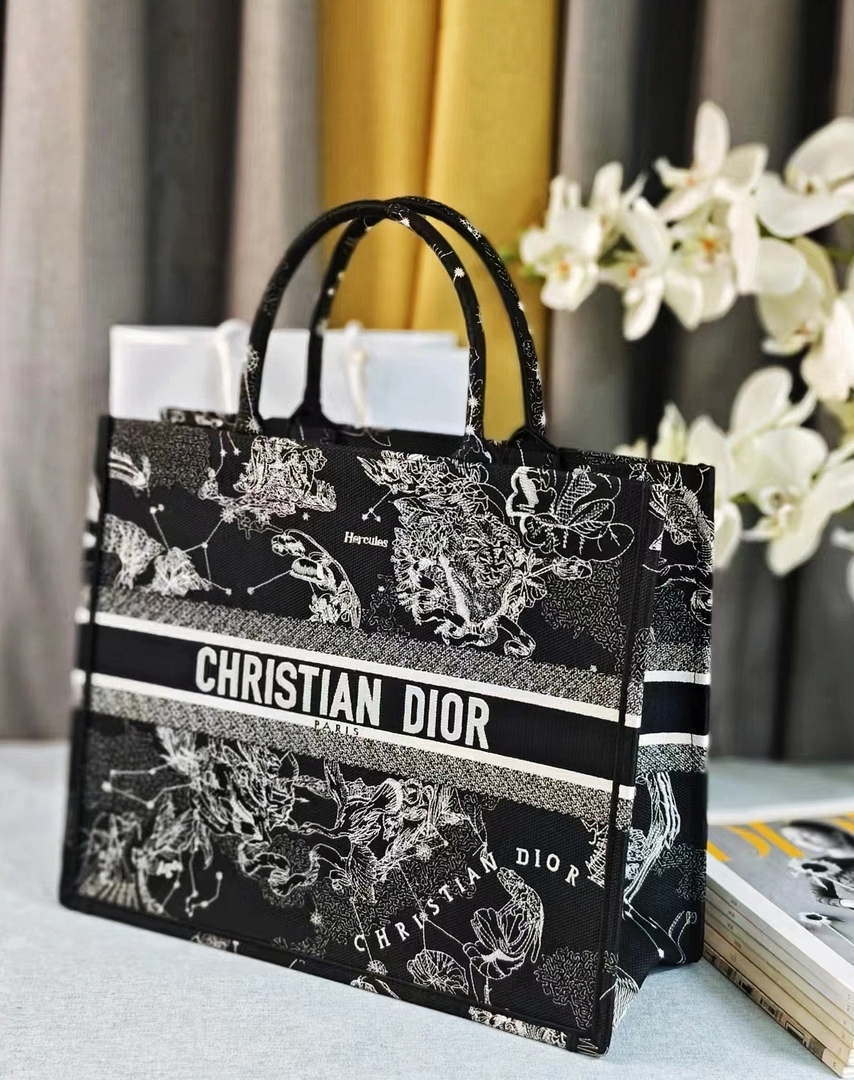 Dior M1286 Large Book Tote Toile de Jouy Embroidery M1112